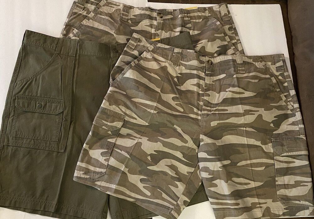 3 Prs Cabela’s Sz 44 Cargo shorts 2 Camo, 1 Olive Green 6 pkt design